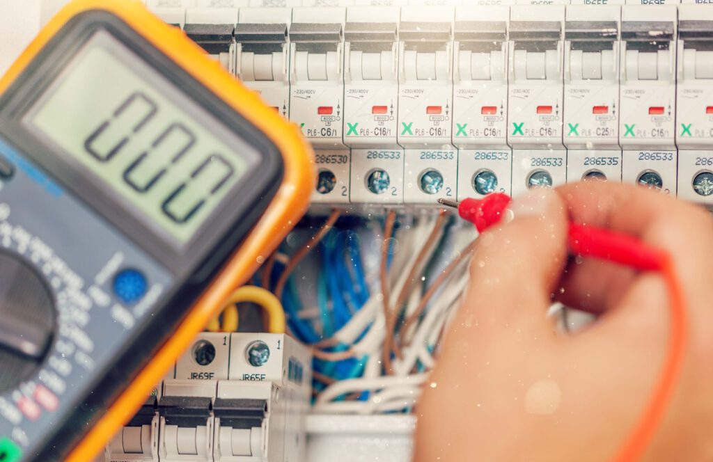 hofer elektrotechnik leistungen -E-Check